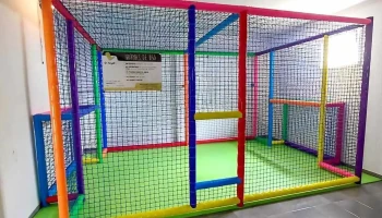 Boom Festas - 2625-482 Forte Da Casa