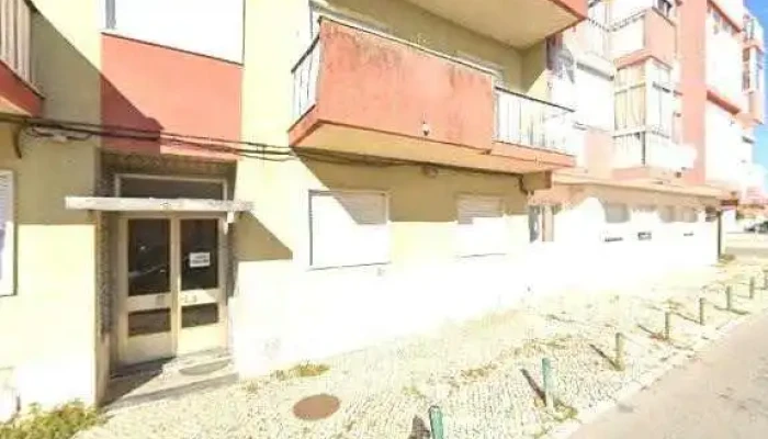 A Abelha Mestra Pronto A Vestir Crianca Street View E 360deg - Agualva-cacém