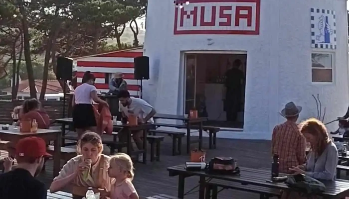 Aldeia Da Praia -  Videos - Colares