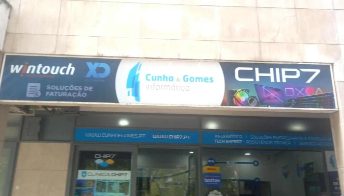 Banco Ctt Guimaraes Exterior - Guimarães