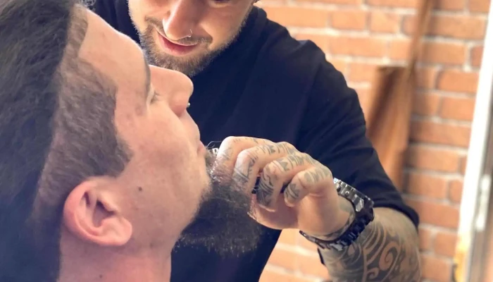Barbearia Adonis Barbearia - Campanario