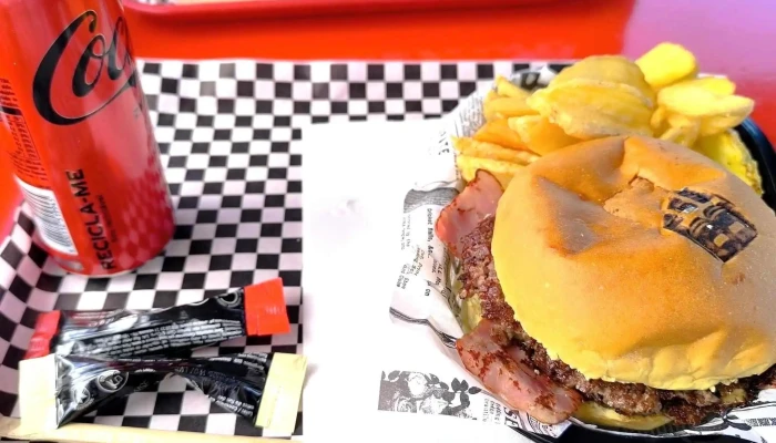 Big Bus Burger -  Videos - Ponta Delgada