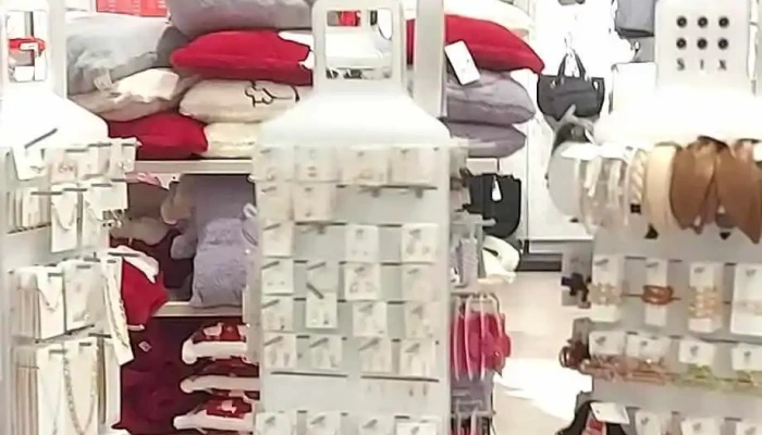 Ca Clothes Interior - Lisboa