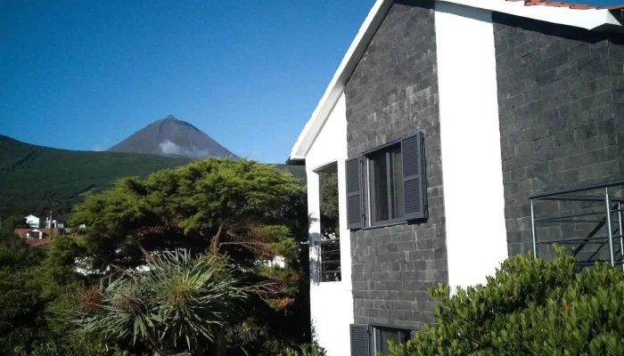 Cais 44 - 9940-334 São Roque Do Pico