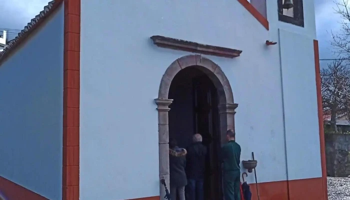 Capela De Sao Lourenco Tudo - Fajã Da Ovelha