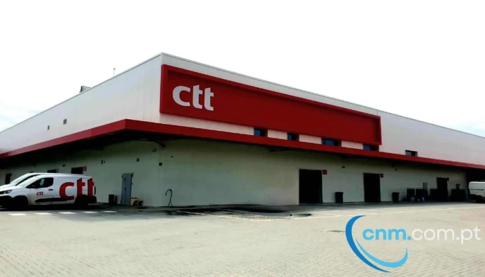Centro Distribuicao De Correios De Torres Novas   Cld Exterior - Riachos