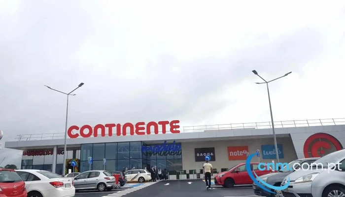 Continente Modelo Madalena -  Estacionamento - Madalena