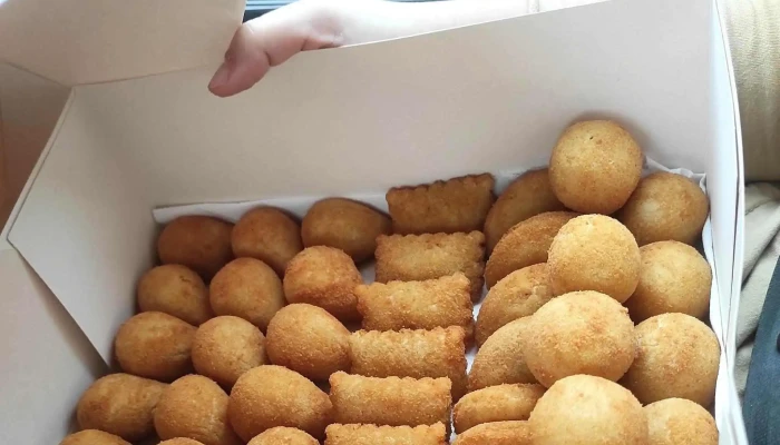 Delicias Da Siciu Pastelaria Salgados E Bolos Montargil Loja De Bolos - Montargil