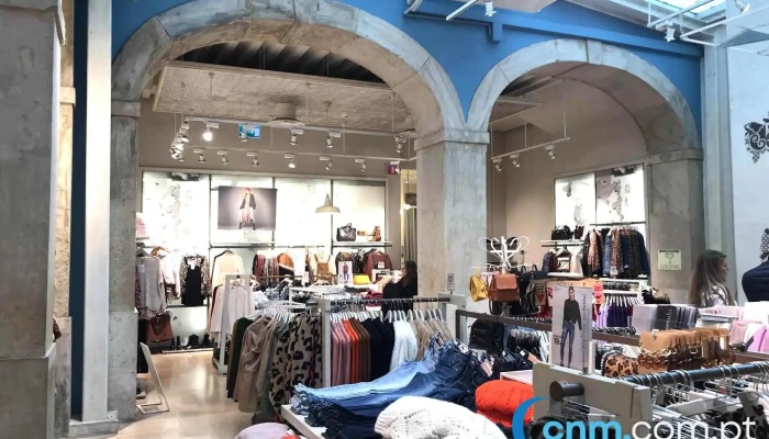 Flying Tiger Copenhagen Chiado -  Interior - Lisboa