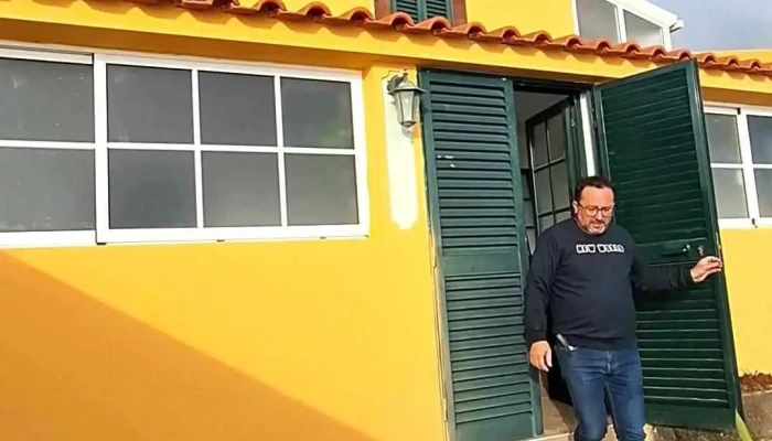 Hibiscus House In Madeira Island -  Videos - Fajã Da Ovelha