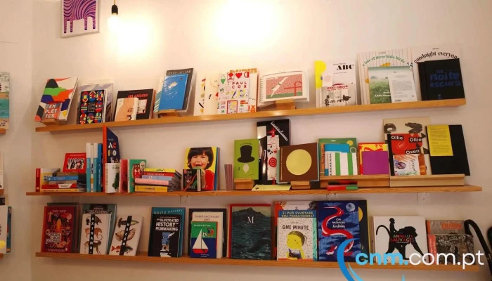 Its A Book Estante - Lisboa
