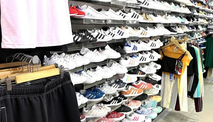 Livre Directo -  Loja De Roupa - Ribeira Brava