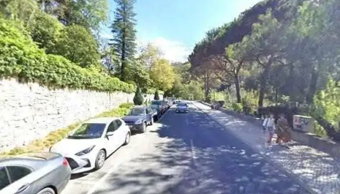 Mulher Com Bebe Ao Colo Escultura Street View E 360deg - Sintra
