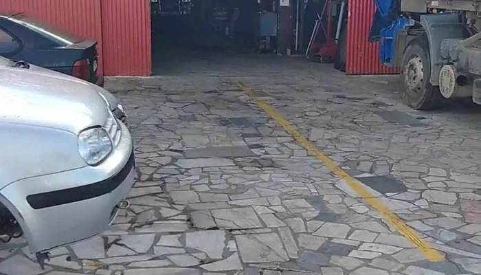 Oficina de Reparações Automóveis Jorge Silva Vitorino - R. 25 De Abril
