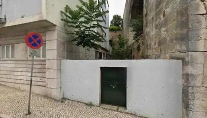 Paragem Autocarro 742 -  Tudo - Lisboa