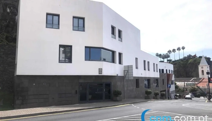 Parque Estacionamento Câmara de Lobos - Câmara De Lobos