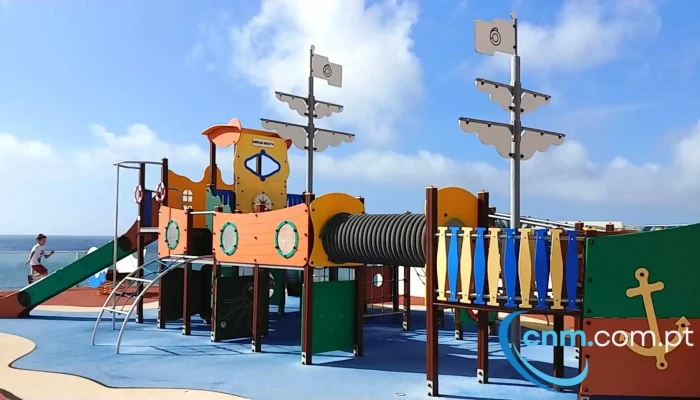 Parque Infantil Da Calheta -  Escorregador - Calheta