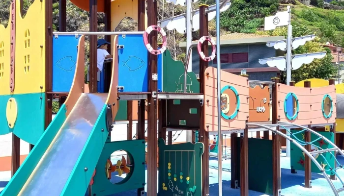 Parque Infantil Da Calheta -  Playground - Calheta