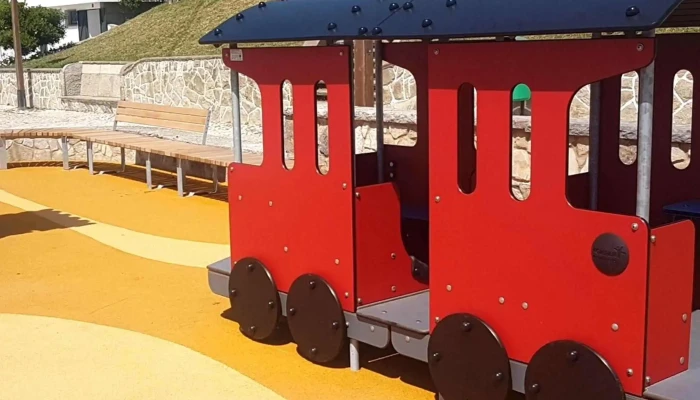 Parque Infantil Da Praia Das Macas Comentarios - Colares