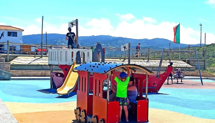 Parque Infantil Da Praia Das Macas Tudo - Colares