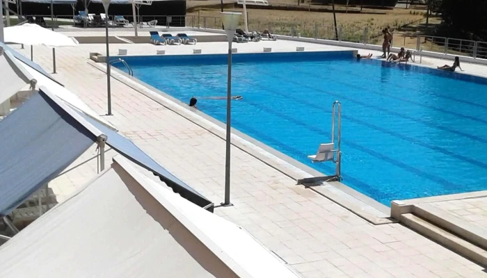 Piscinas Da Fronteira -  Telefone - Fronteira