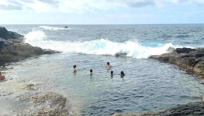 Piscinas Naturais Caneiros -  Aberto Agora - Mosteiros