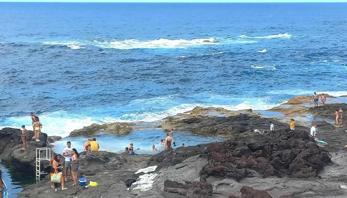 Piscinas Naturais Caneiros -  Videos - Mosteiros