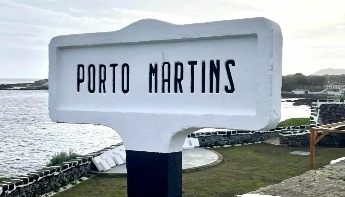Piscinas Naturais De Porto Martins -  Aberto Agora - Porto Martins