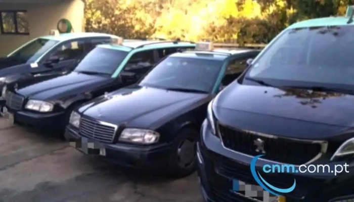 Praca De Taxis Amor Tudo - Amor