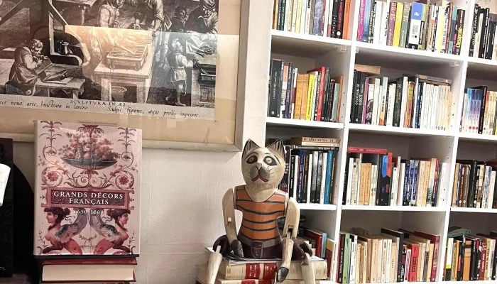 Tantos Livros Livreiros Lda Livraria - Lisboa