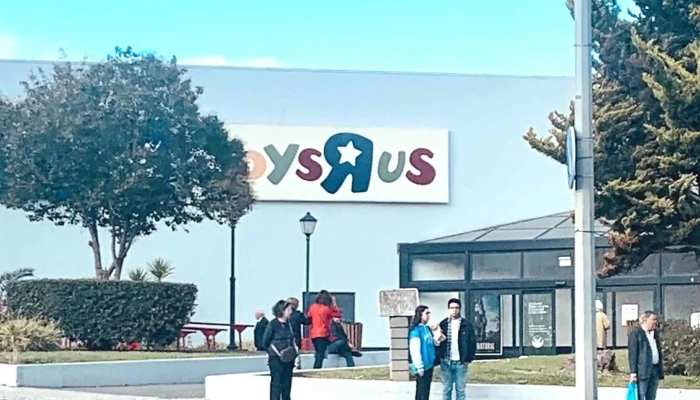 Toysrus Telheiras Loja De Brinquedos - Lisboa