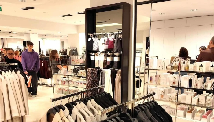 Zara Forum Madeira -  Zona - Funchal