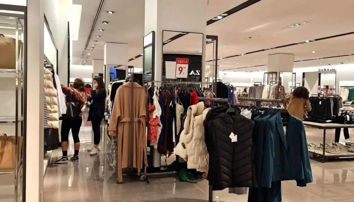 Zara Madeirashopping Interior - Funchal